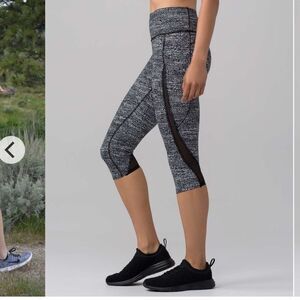 Lululemon Pace Perfect Crop (17")
Air Time White Black